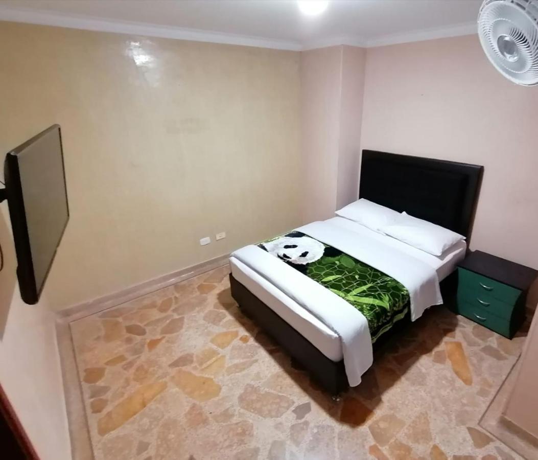 Hotel Golden Suite Pereira Bagian luar foto