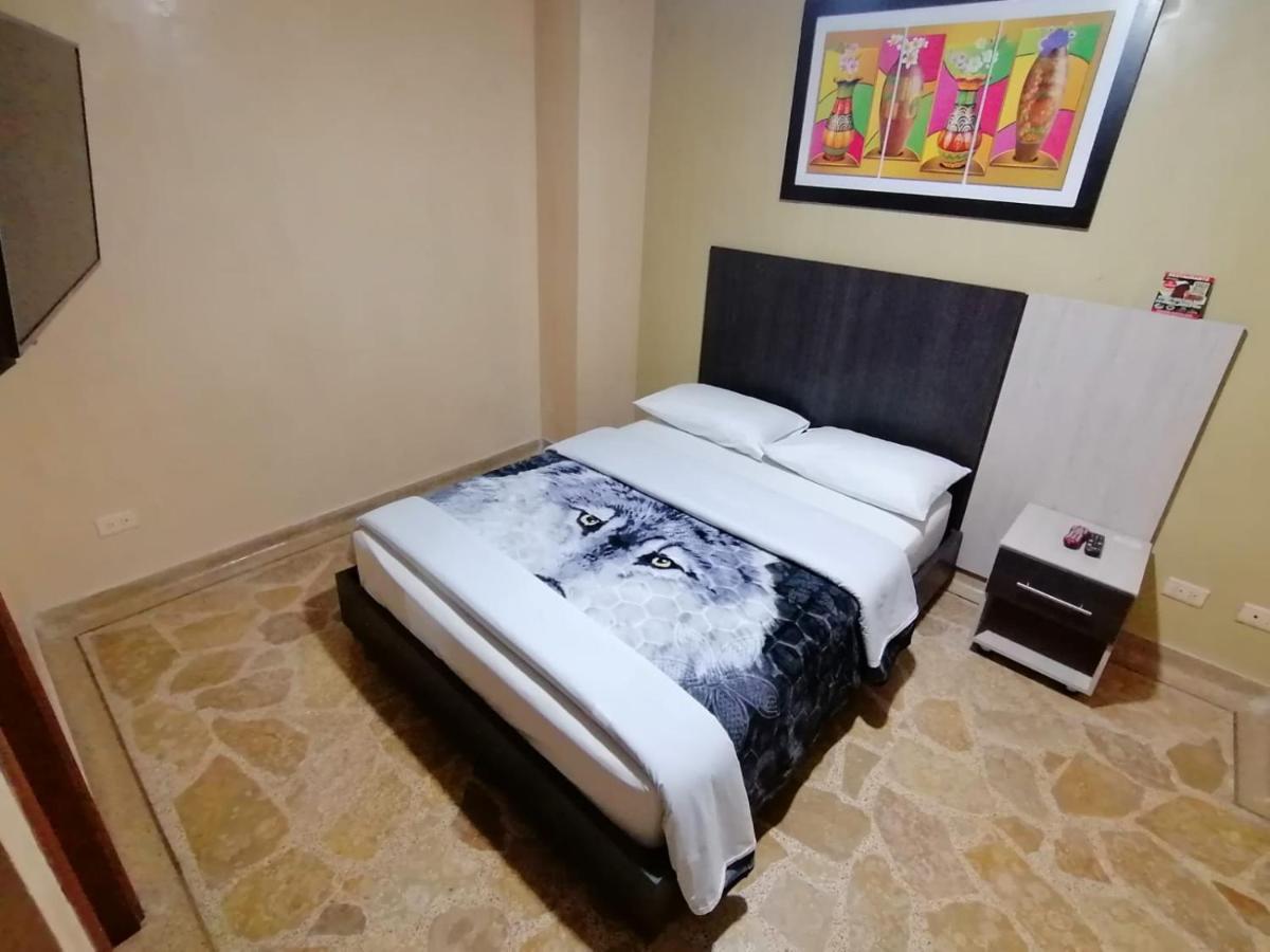 Hotel Golden Suite Pereira Bagian luar foto
