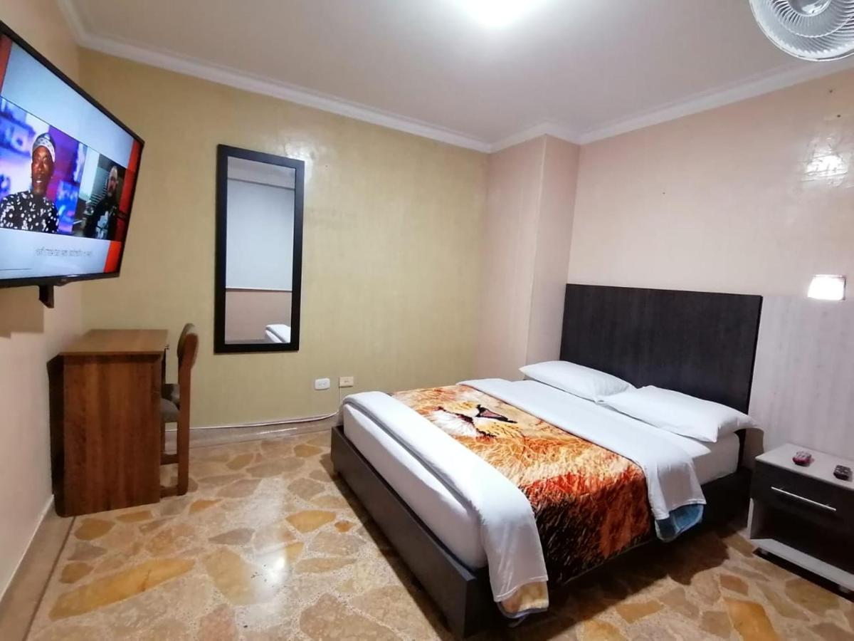 Hotel Golden Suite Pereira Bagian luar foto