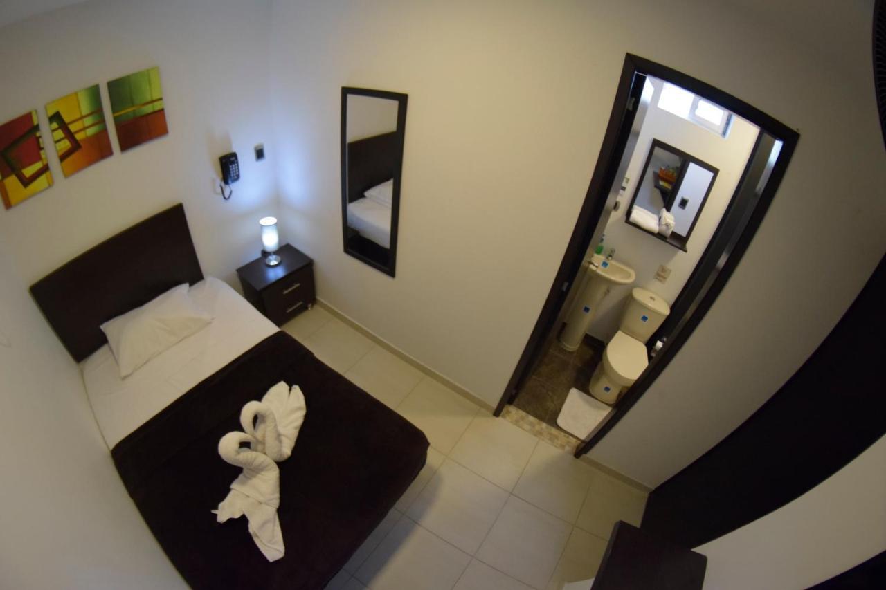 Hotel Golden Suite Pereira Bagian luar foto
